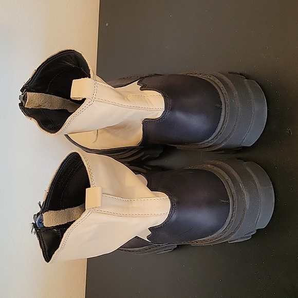 Steve Madden boots - Picture 3 of 6